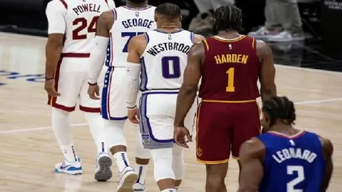 凯尔特人击败篮网，波尔津吉斯斩获25分13篮板